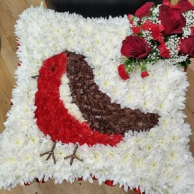 Robin cushion - Bespoke item off a cushion with a robin integrated and red rose spray
